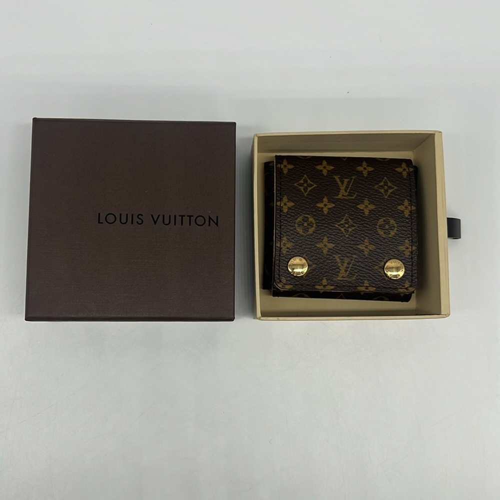 Louis Vuitton NWB Vintage 18K Yellow Gold Tiger Eye Padlock Shaped Pendant - Picture 15 of 16